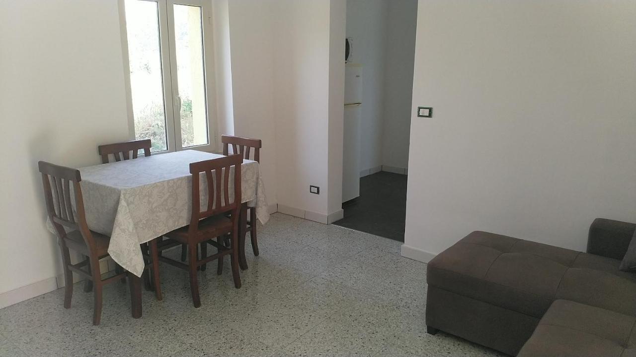 Lake Retreat - Maiella Apartment - Beautiful Lake And Mountain Views Casoli  Экстерьер фото