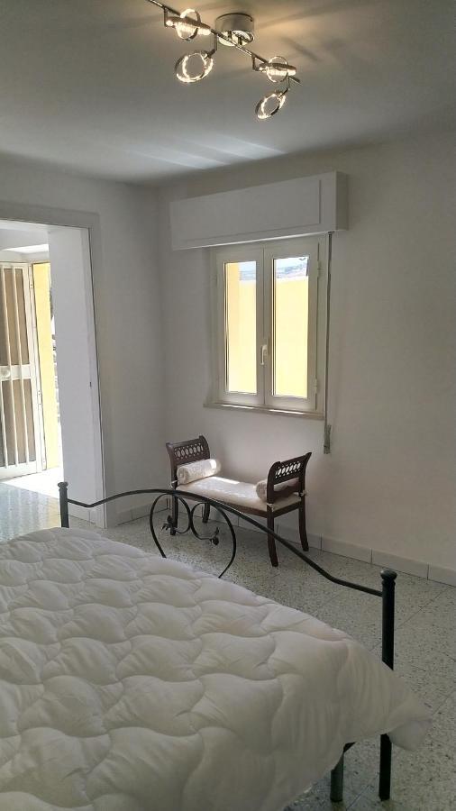 Lake Retreat - Maiella Apartment - Beautiful Lake And Mountain Views Casoli  Экстерьер фото